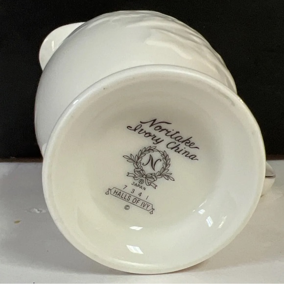 Noritake Ivory China Halls Of Ivy Creamer 5” 10 ounce Japan Dinnerware gold rim - Picture 7 of 7